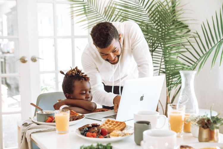 How to manage your freelance business, when you become a parent 