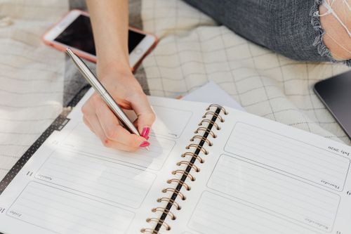 How to Make a Schedule and Stick To It