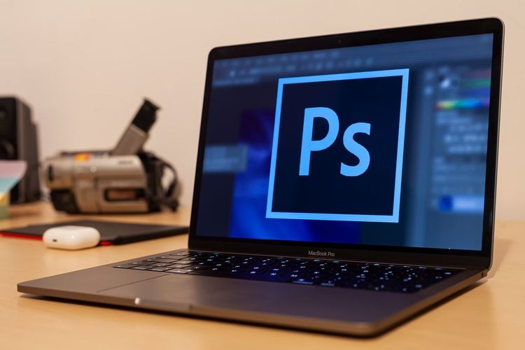 Everything You Need to Know About Photoshop Gigs For Freelancers