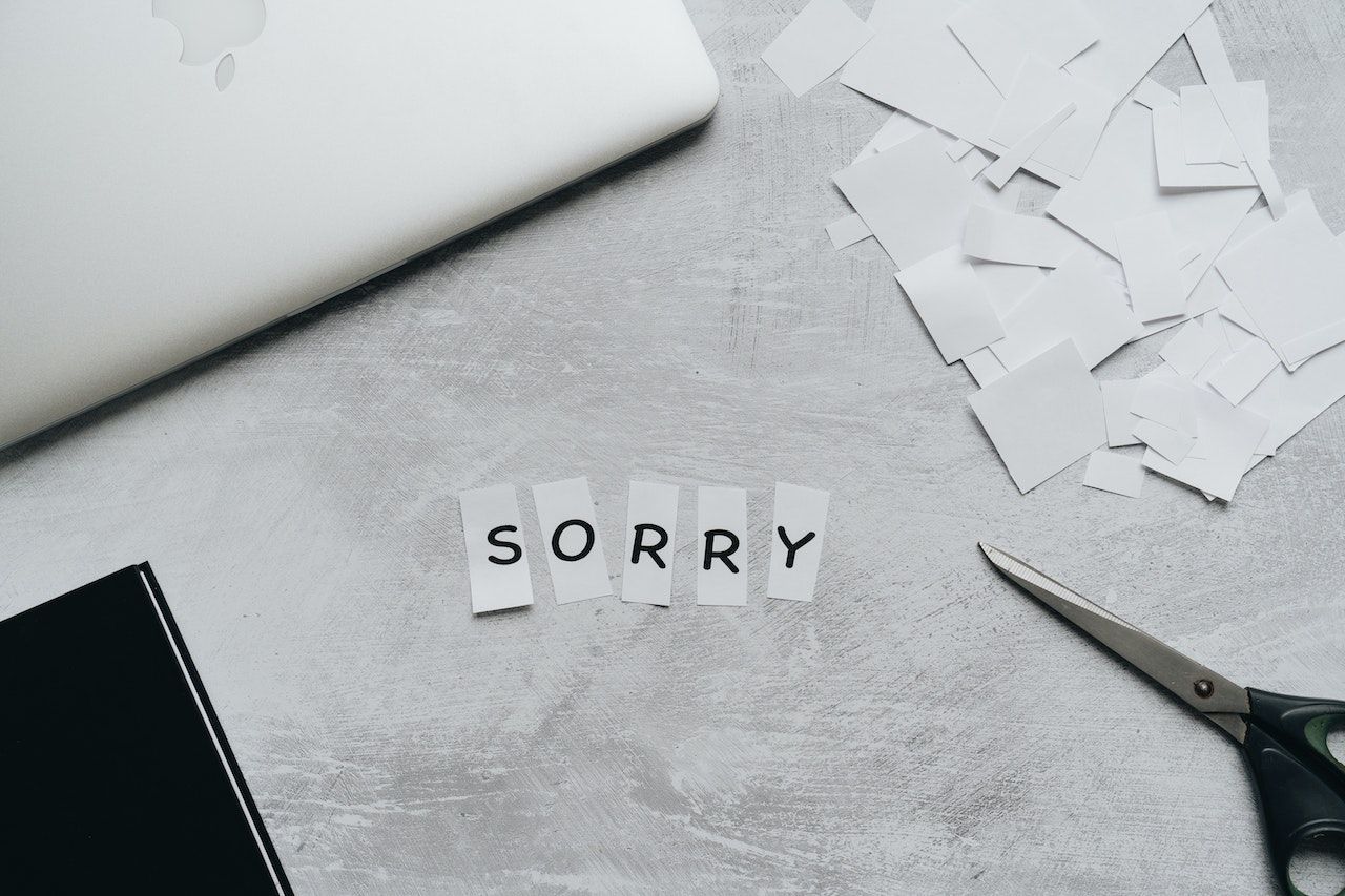 How to Write an Apology Email to Your Customers (With Templates)