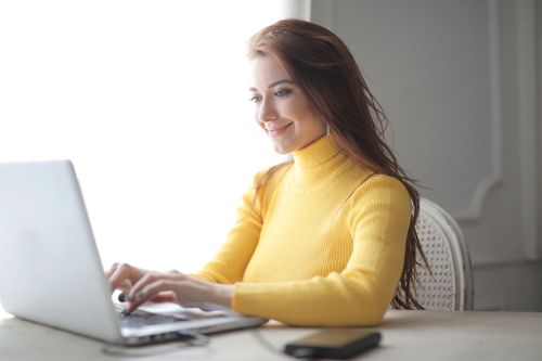  How Much Do Virtual Assistants Make?