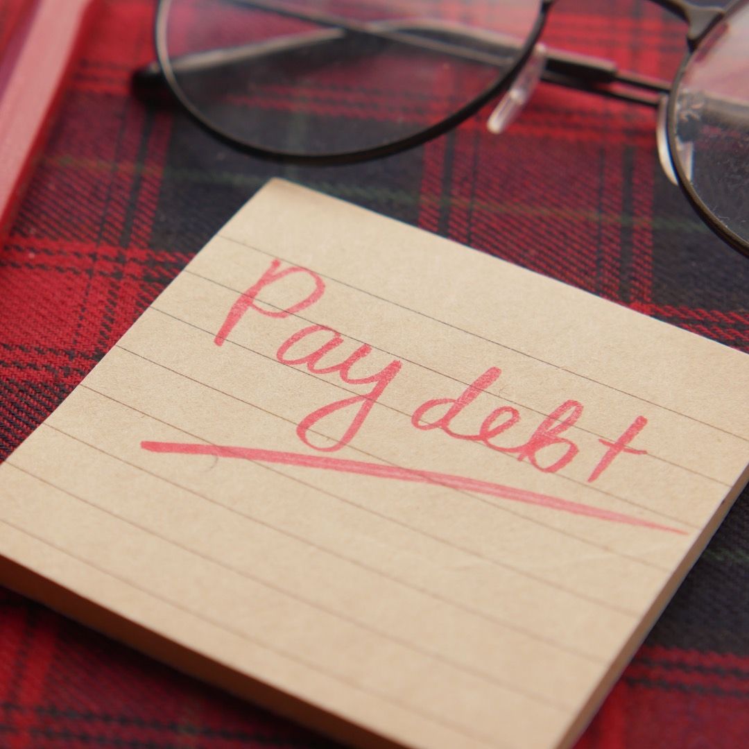 How to Pay Off Your Debt by Freelancing – This Week’s Must-Read Tips