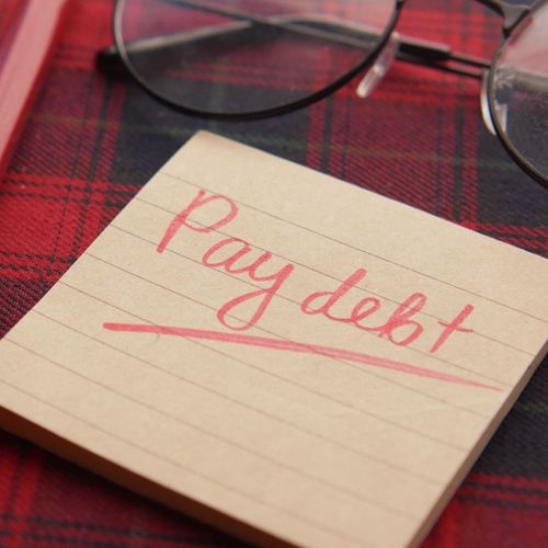 How to Pay Off Your Debt by Freelancing – This Week’s Must-Read Tips
