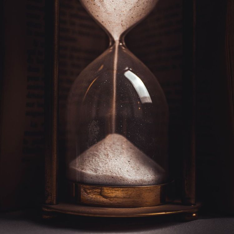 Time counting down representing the importance of time management as a freelancer